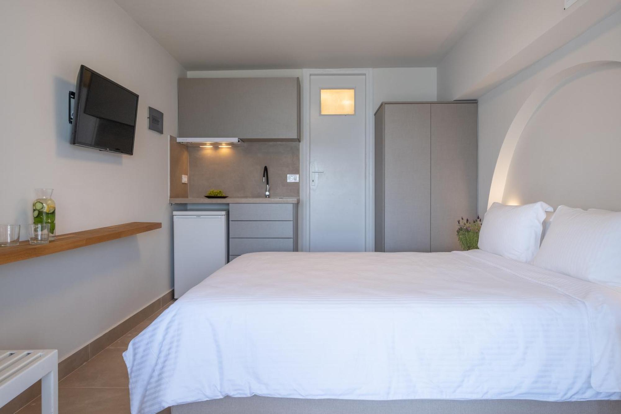 Nelly'S Apartments Толон Экстерьер фото