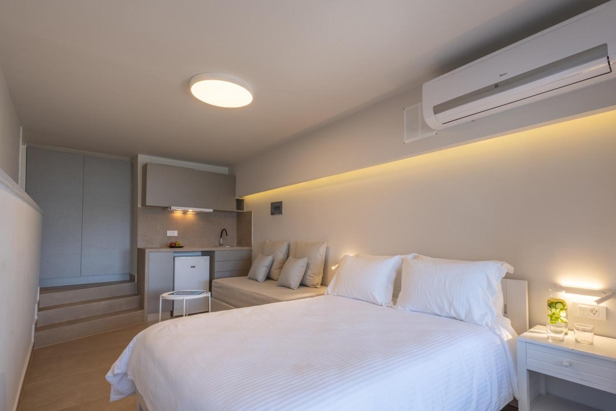 Nelly'S Apartments Толон Экстерьер фото