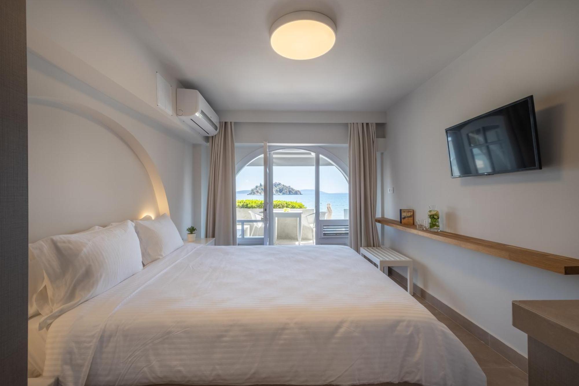 Nelly'S Apartments Толон Экстерьер фото
