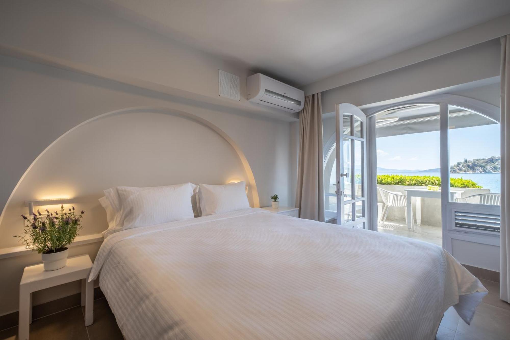 Nelly'S Apartments Толон Экстерьер фото